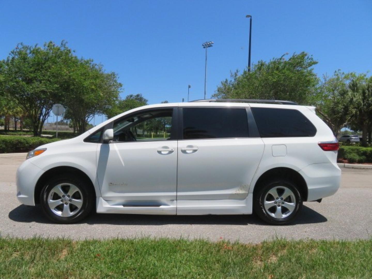 2016 White /Gray Toyota Sienna (5TDKK3DC8GS) , located at 4301 Oak Circle #19, Boca Raton, FL, 33431, (954) 561-2499, 26.388861, -80.084038 - You are looking at Gorgeous Low Mileage 2016 Toyota Sienna LE Braunability XT Handicap Van Wheelchair Van Conversion Van with 26K Original Miles, Power Side Entry Ramp with Kneeling Van Function, Passenger Side Quick Lock System (same as ez lock), Quick Release Front Seats, Floor with L Tracks, Leat - Photo#13